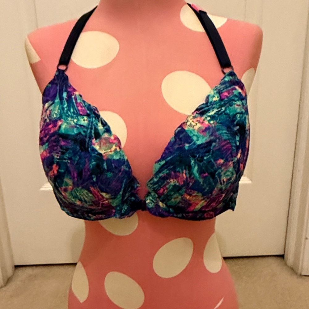 Pink Victorias Secret push up bra new with tag 36DD